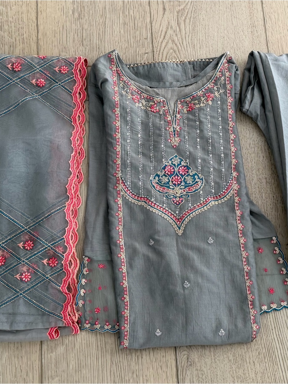 Grey Embroidered Women’s Kurta with Pink Accent Detailing